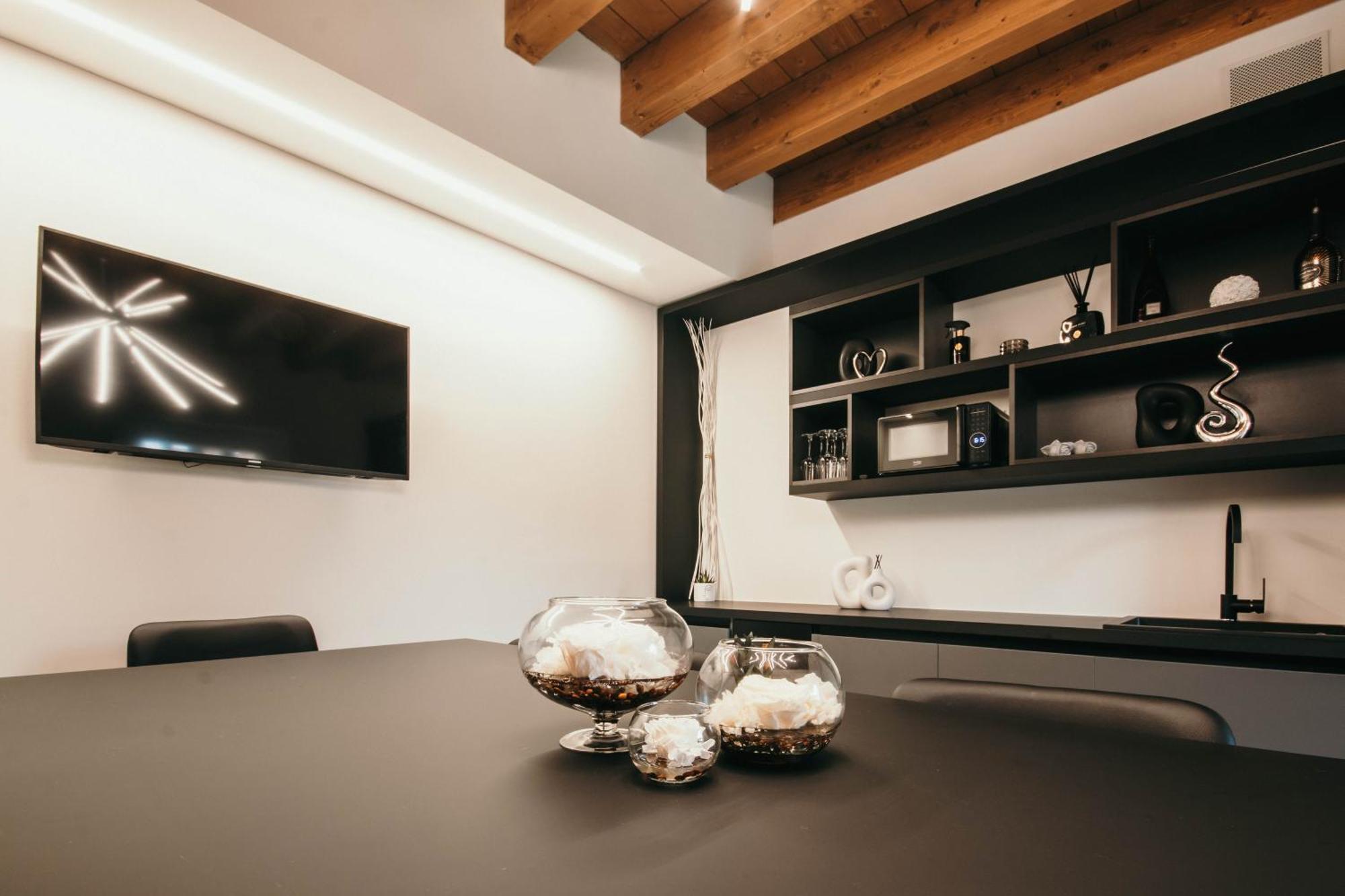 Gio Leo Guest House لسا المظهر الخارجي الصورة